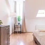 Lovely 2Br Apt, Great Location - Near Schoenbrunn