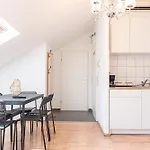 Lovely 2Br Apt, Great Location - Near Schoenbrunn