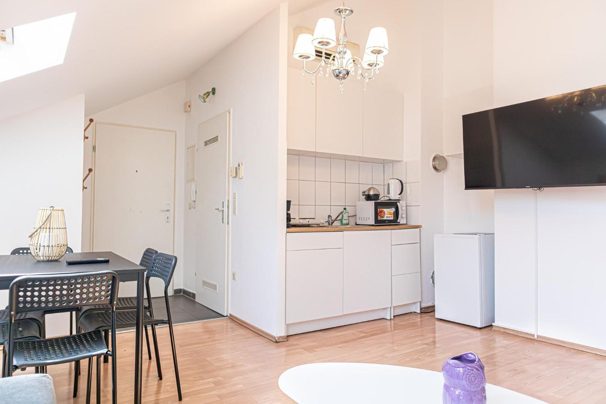 Lovely 2br Apt, Great Location - Near Schoenbrunn * Vienna